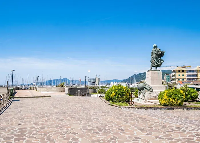 La Marina Лаванья